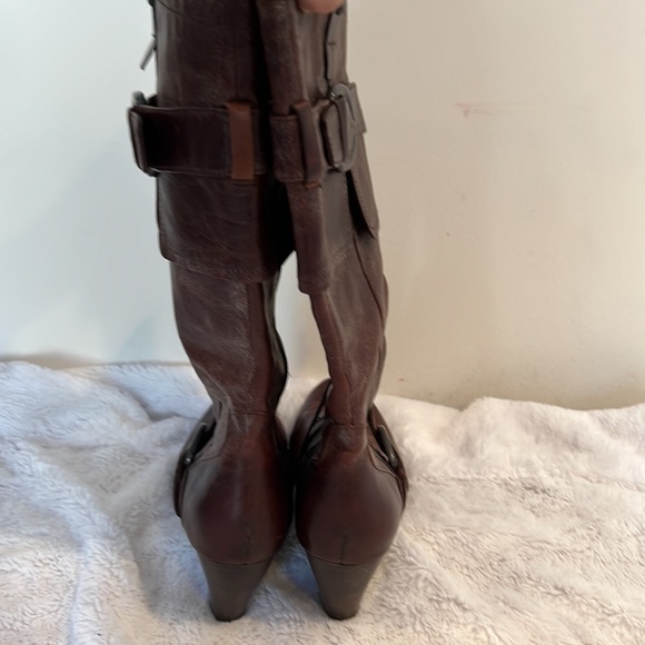 Born Crown boots size 9 - Picture 5 of 8